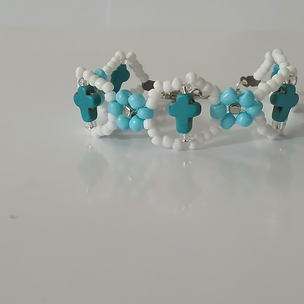 Turquoise and White Beaded Bracelet